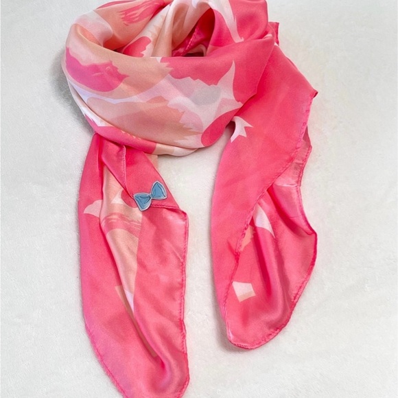 PERFECT MARC JACOBS Magnetic Pins Set - Picture 5 of 6